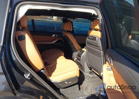 2026 BMW X7 xDrive40I z USA, uszkodzony, nr VIN 5UX23EM0XT9024585